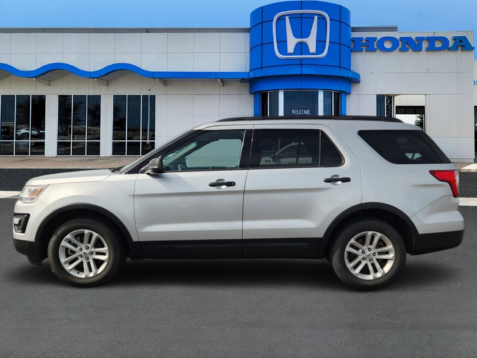 2017 Ford Explorer Base