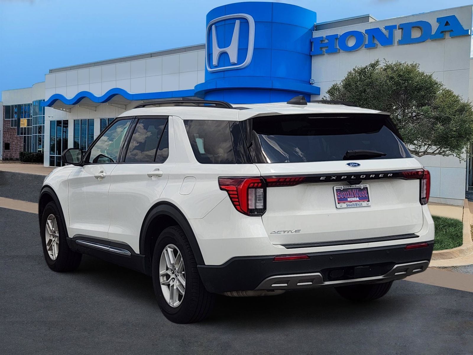 2025 Ford Explorer Active