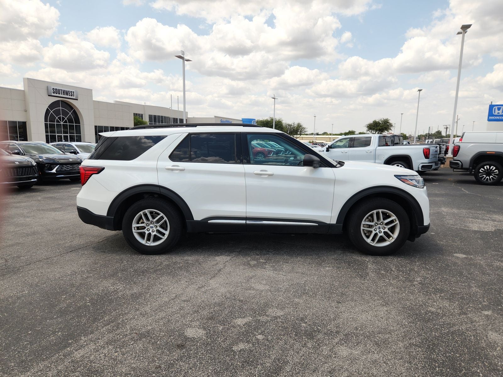2025 Ford Explorer Active