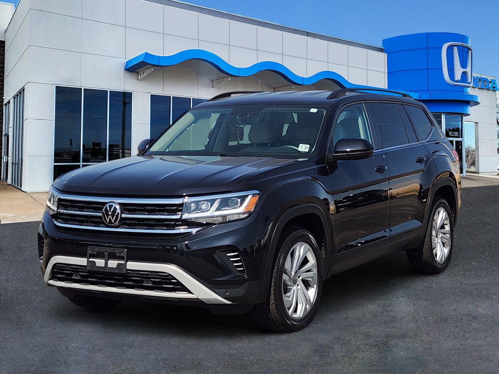 2023 Volkswagen Atlas 3.6L V6 SE w/Technology