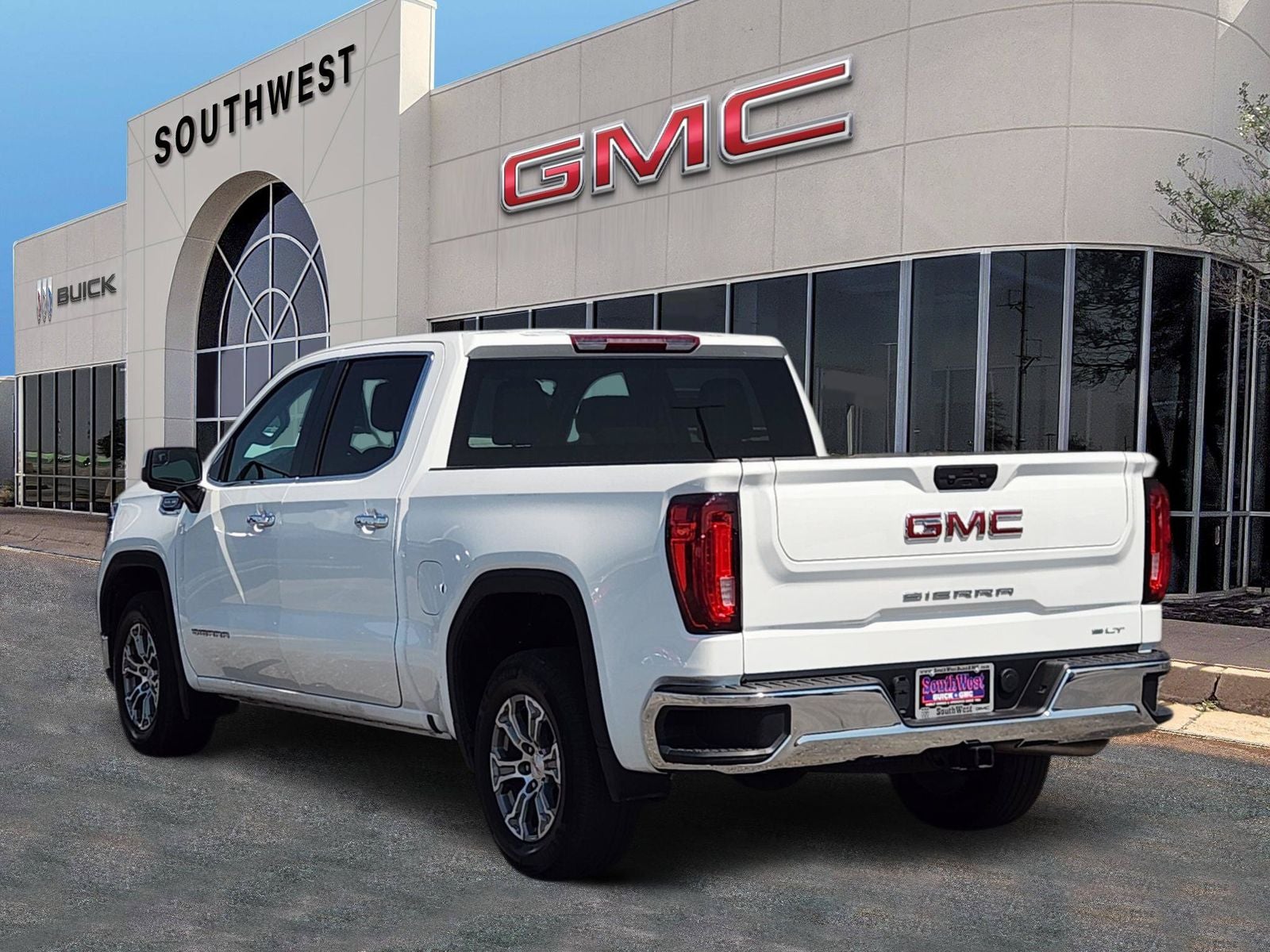 2025 GMC Sierra 1500 SLT