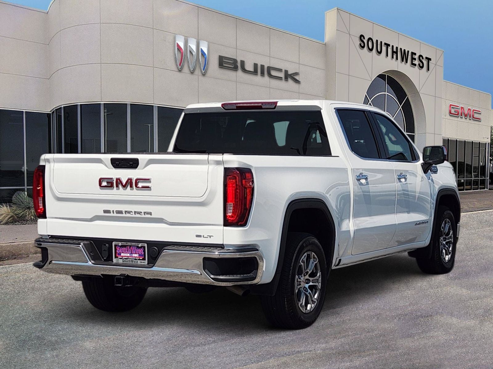 2025 GMC Sierra 1500 SLT