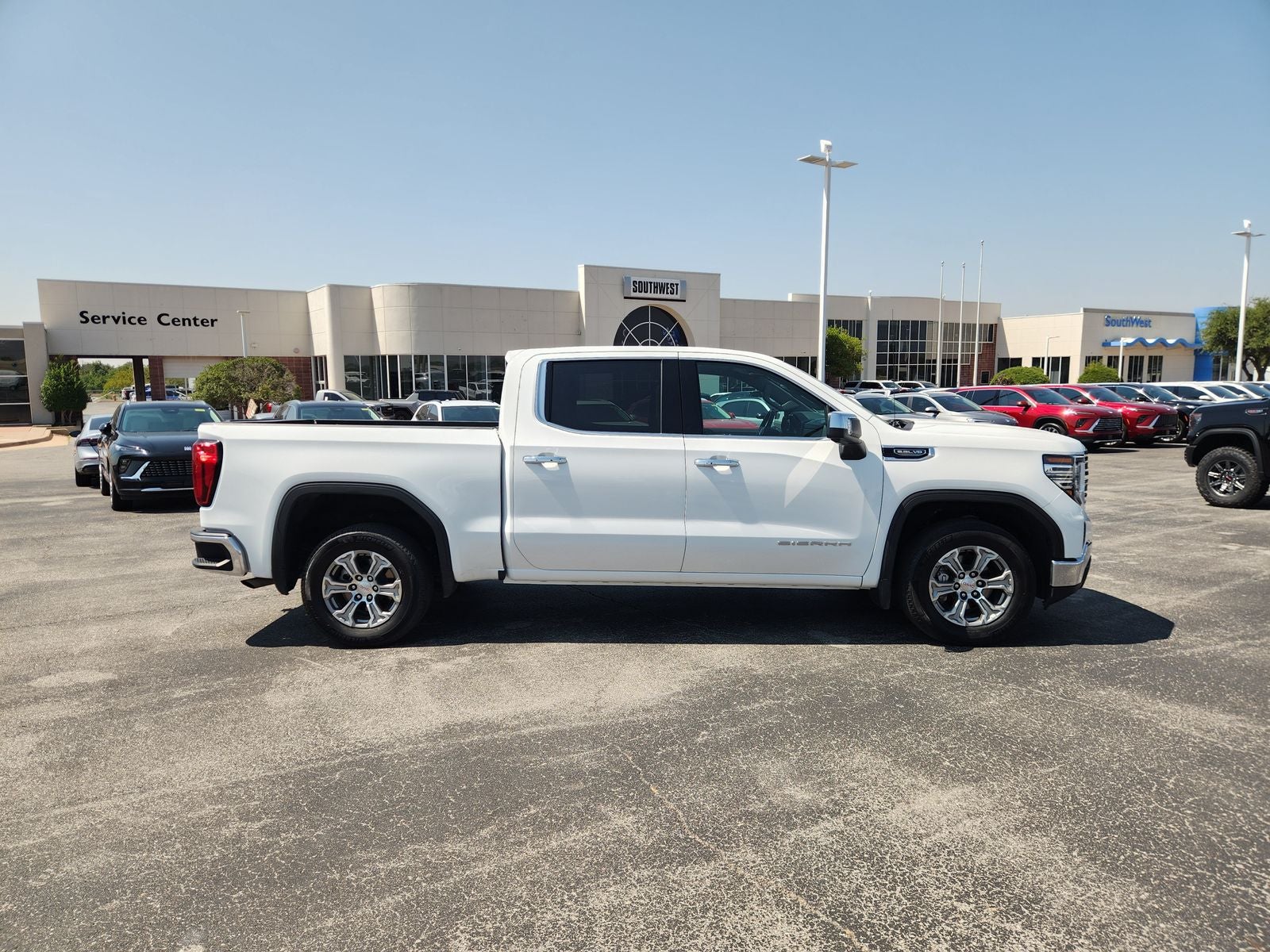 2025 GMC Sierra 1500 SLT
