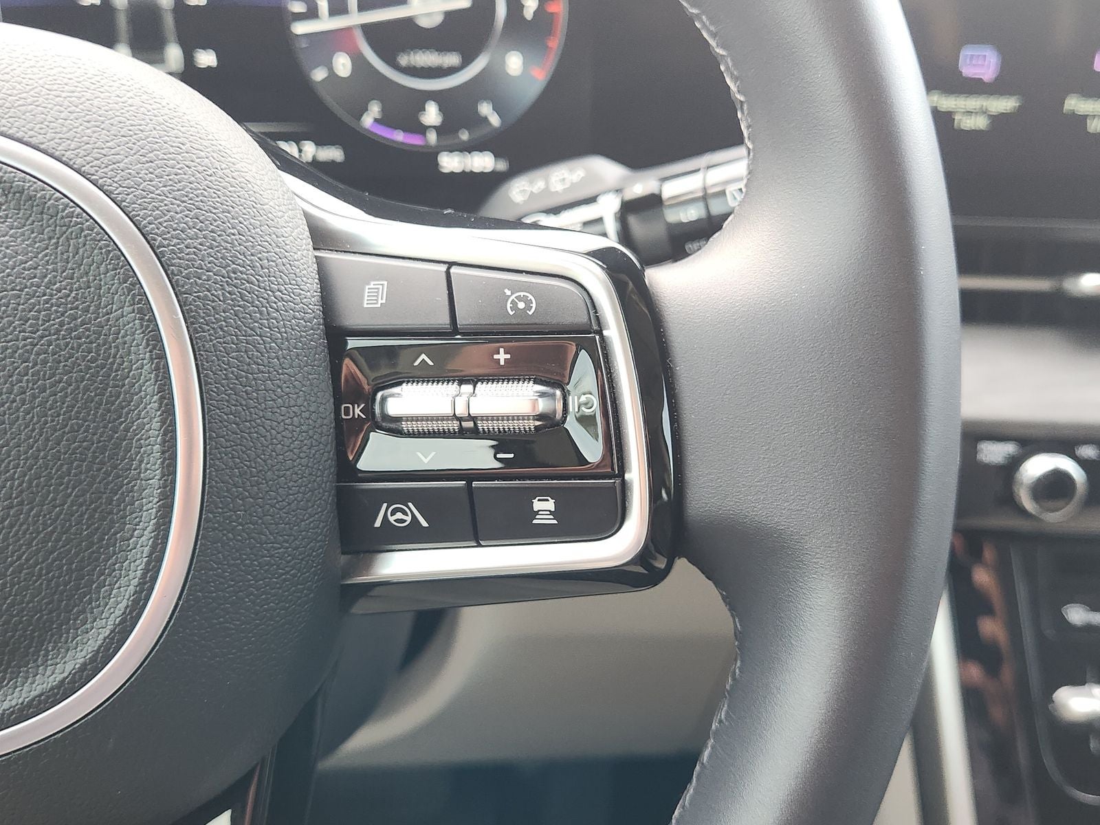 2024 Kia Carnival SX