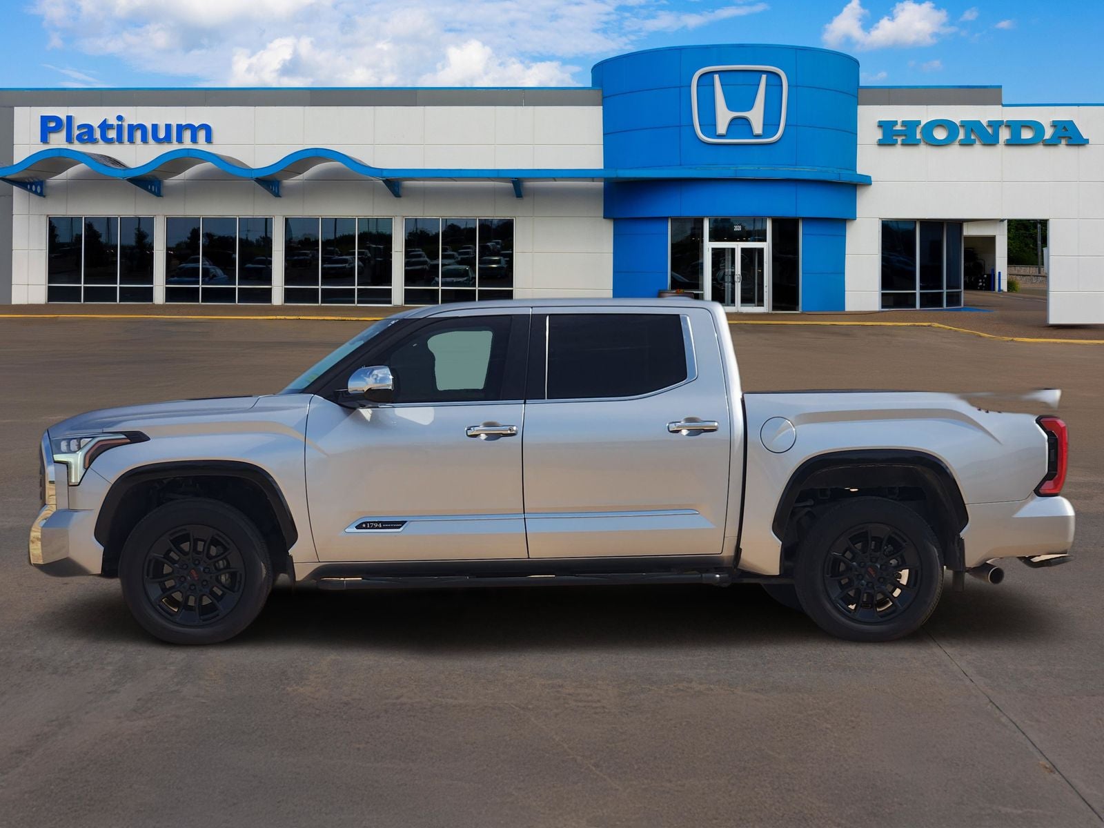 2024 Toyota Tundra Hybrid 1794 Edition