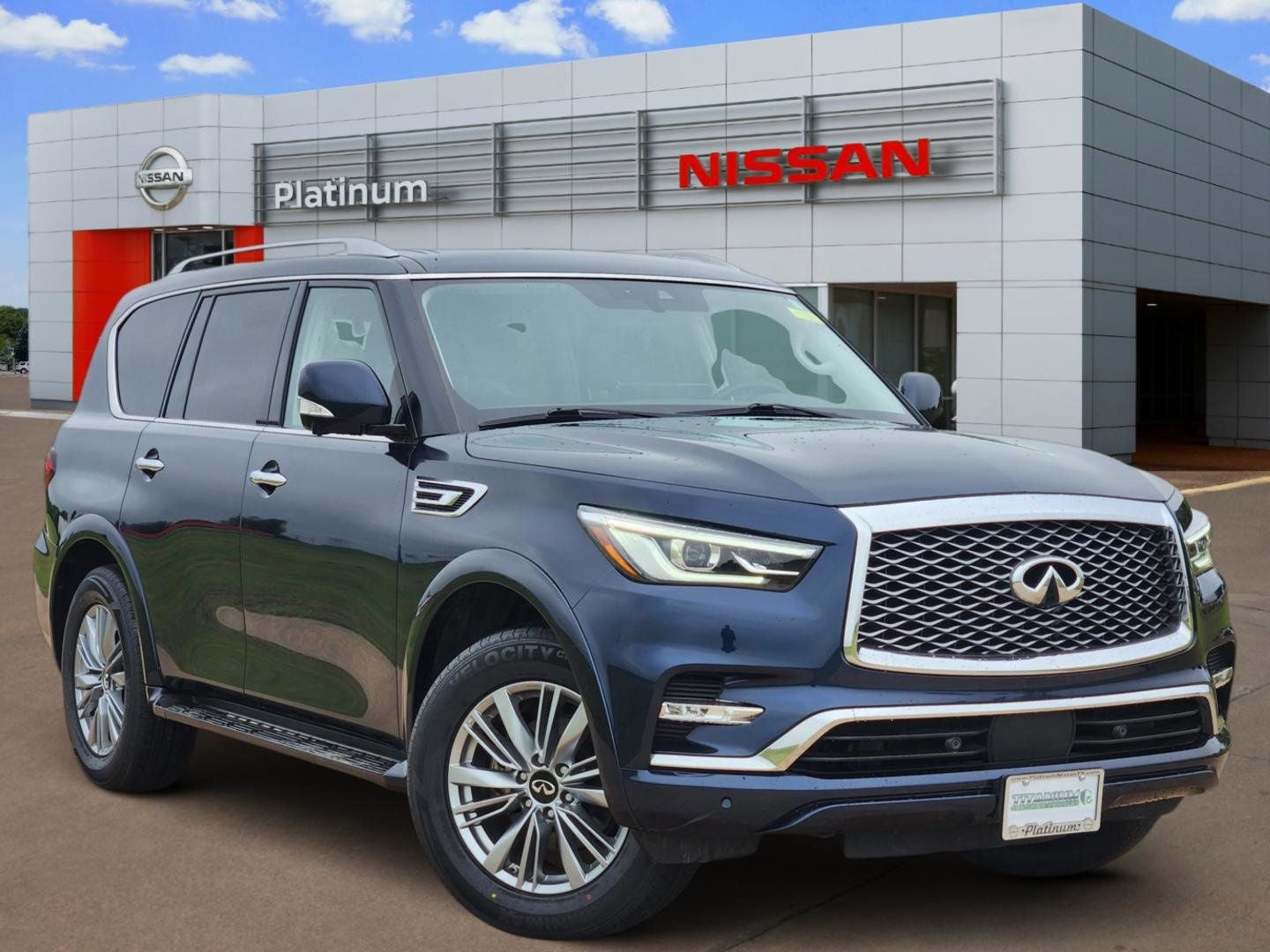 2024 INFINITI QX80 LUXE