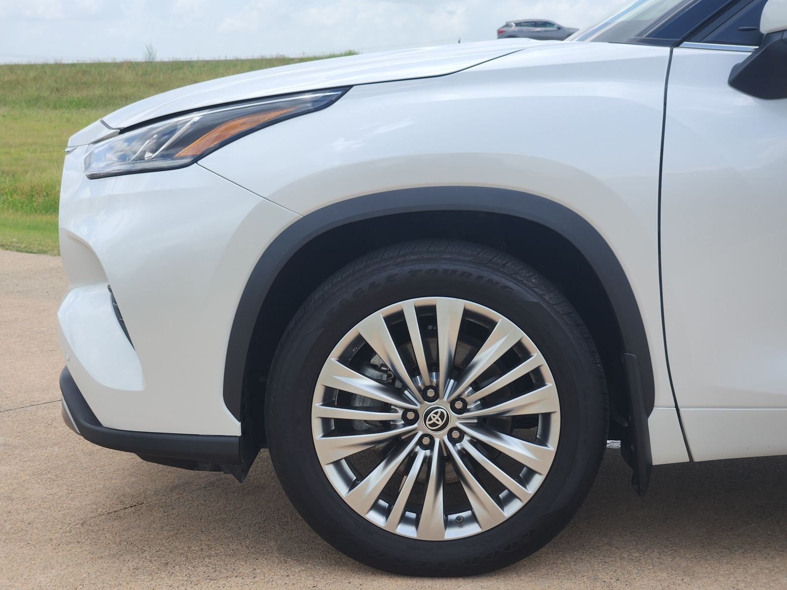 2025 Toyota Highlander Platinum
