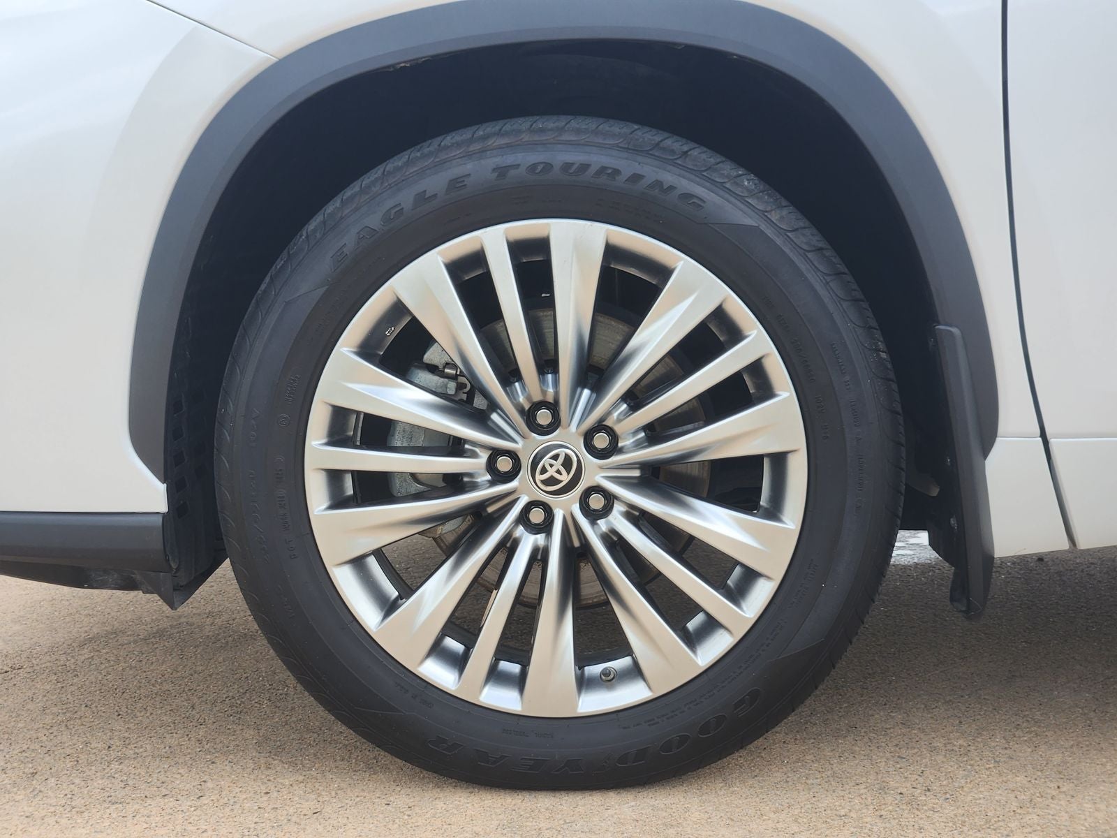 2025 Toyota Highlander Platinum