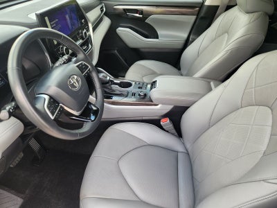 2025 Toyota Highlander Platinum