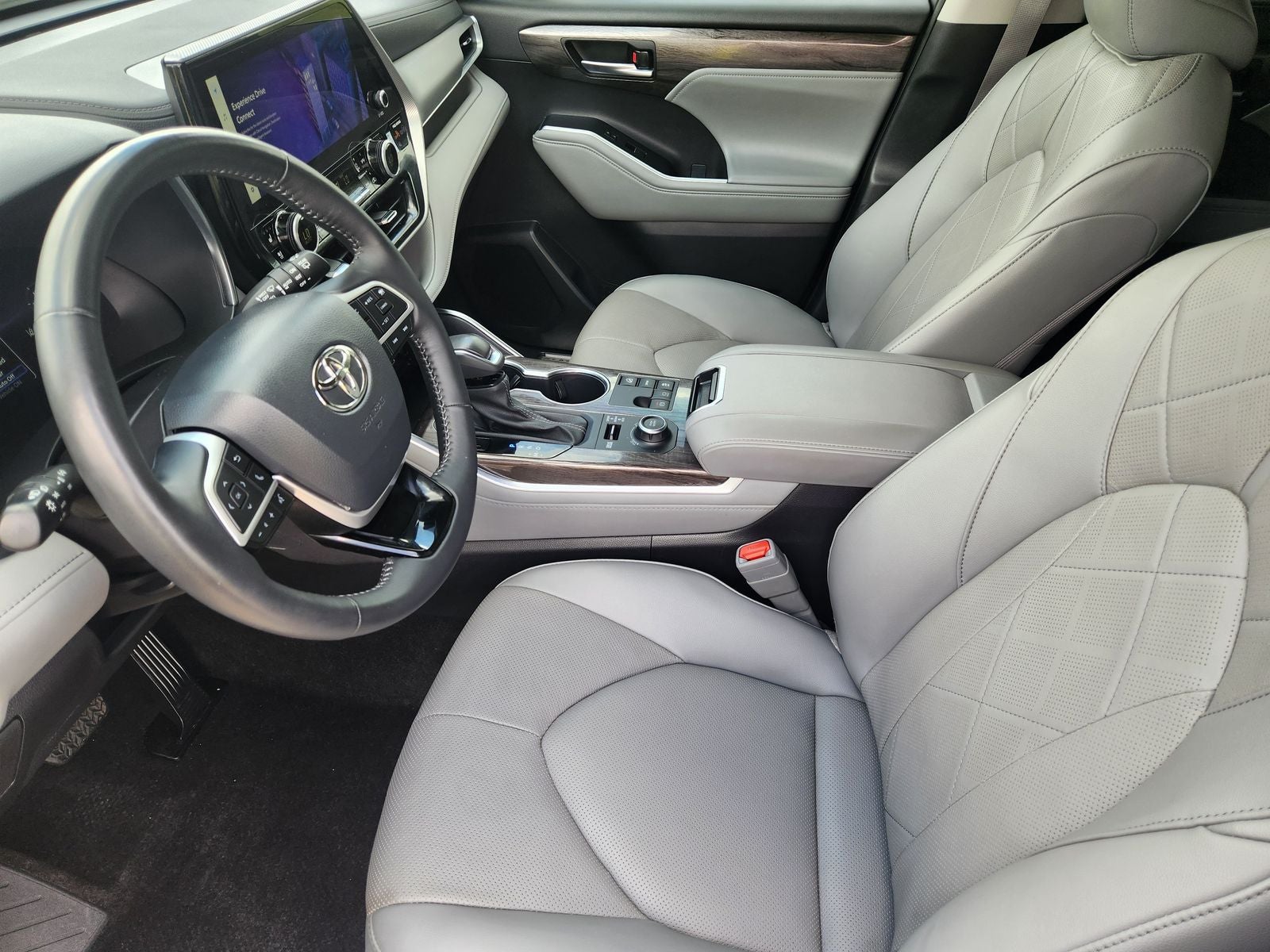 2025 Toyota Highlander Platinum
