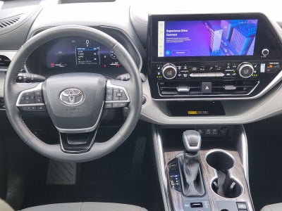 2025 Toyota Highlander Platinum