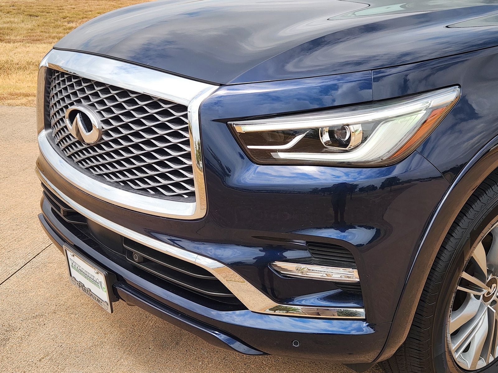 2024 INFINITI QX80 LUXE