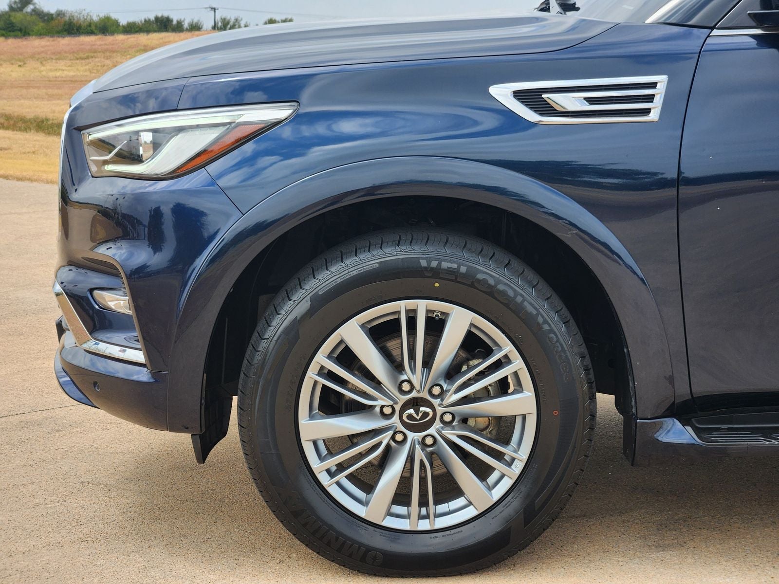2024 INFINITI QX80 LUXE