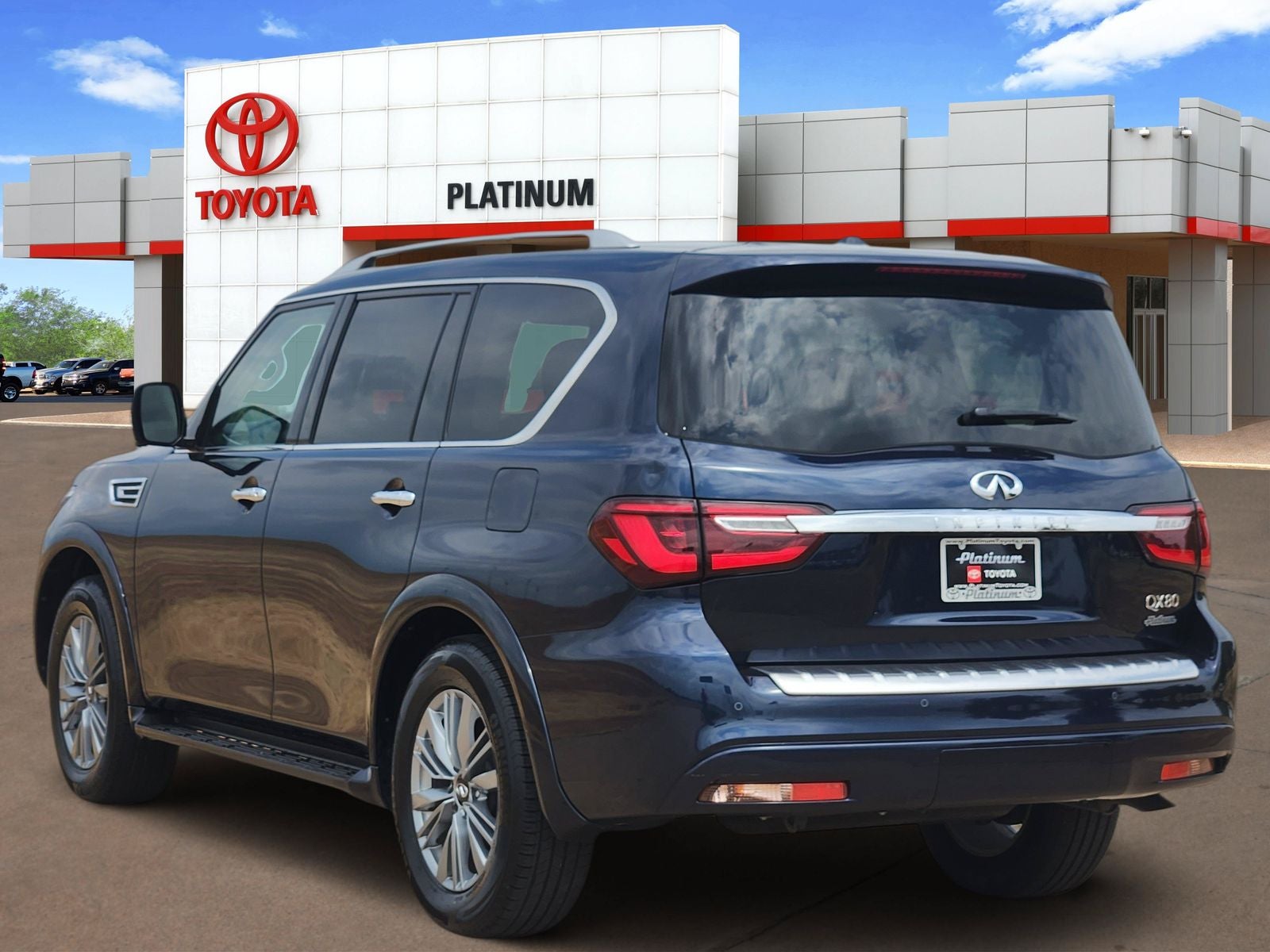 2024 INFINITI QX80 LUXE