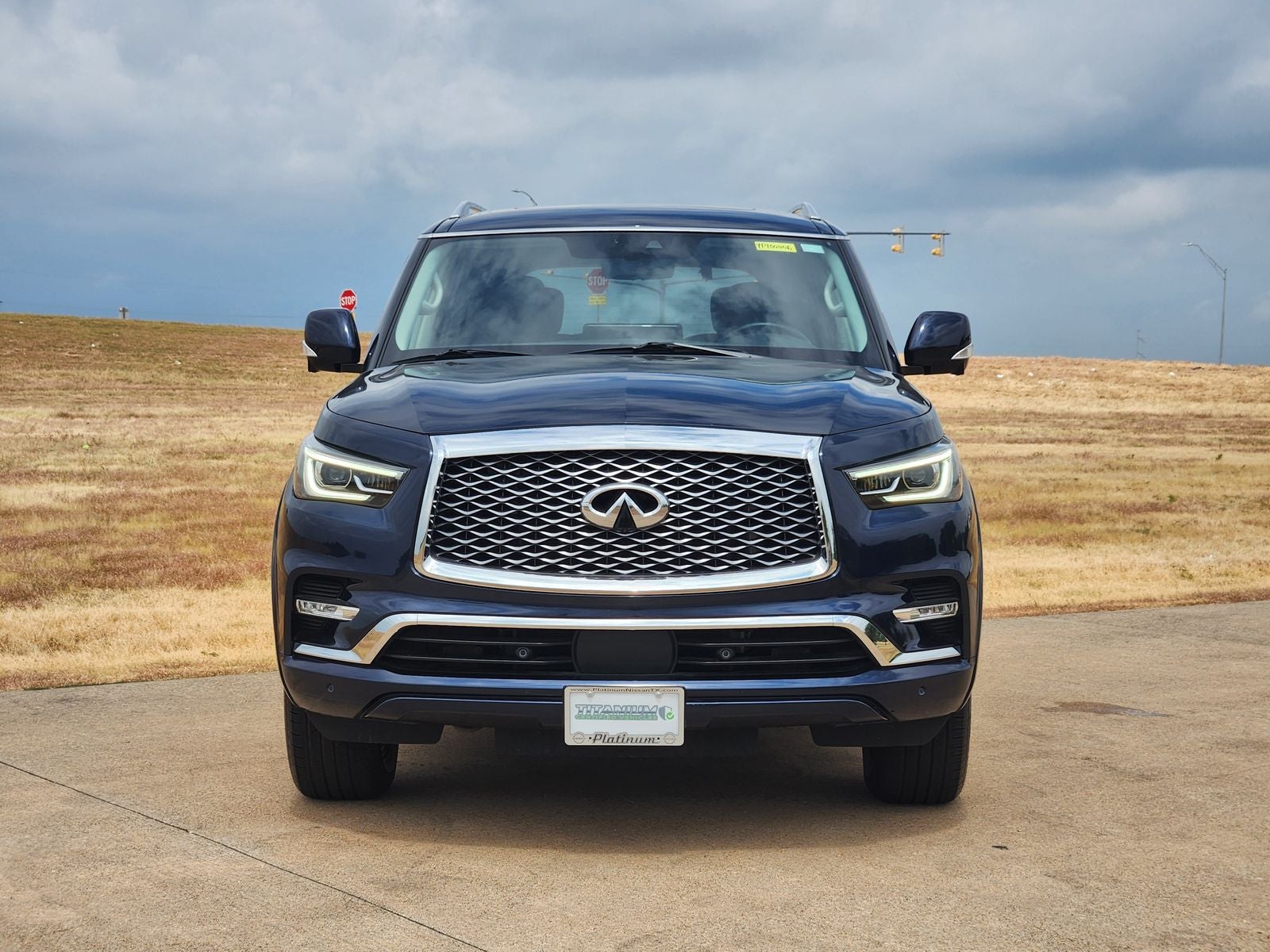 2024 INFINITI QX80 LUXE