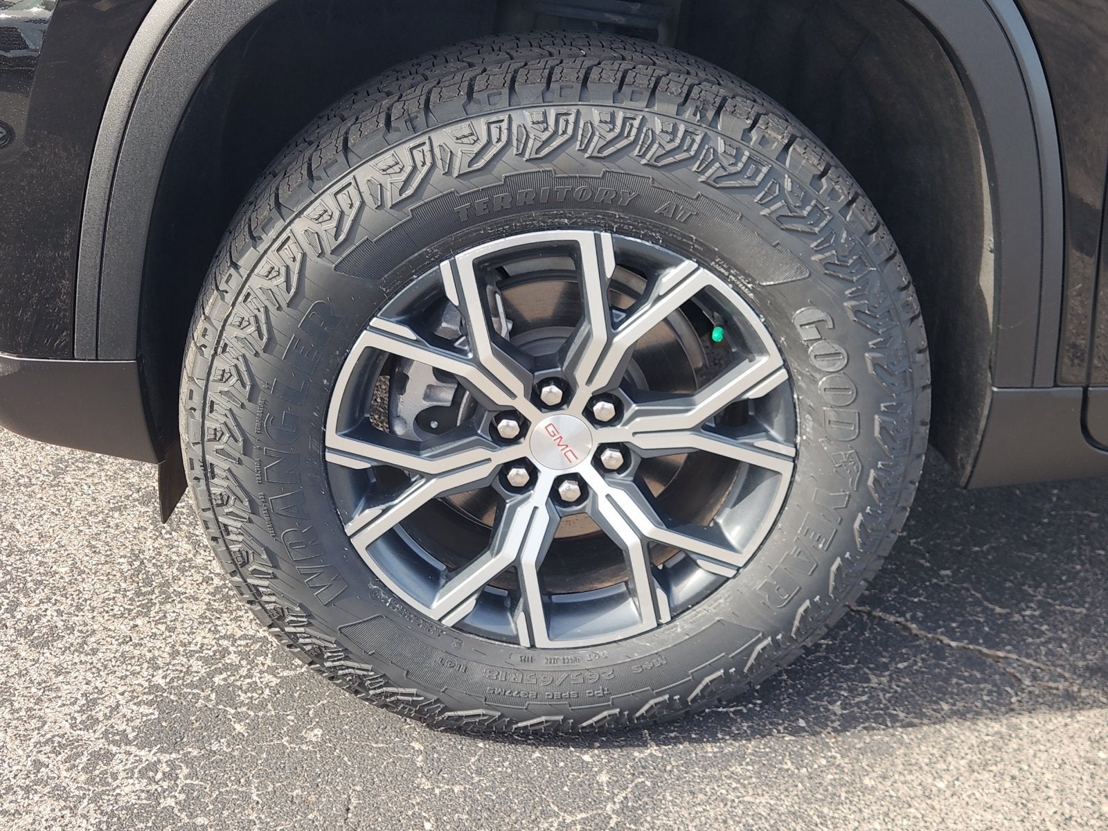 2025 GMC Acadia AT4