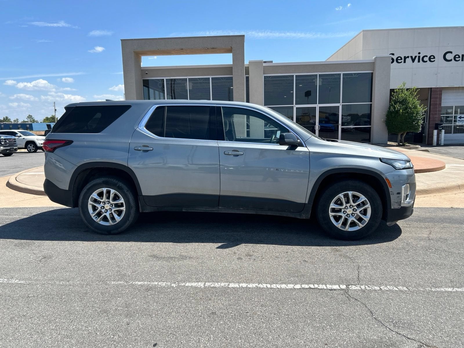 2023 Chevrolet Traverse LS