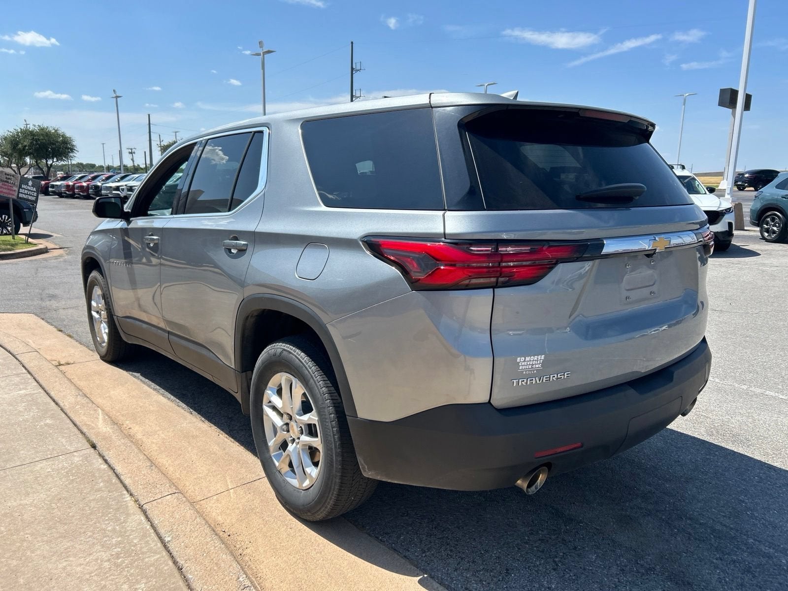 2023 Chevrolet Traverse LS