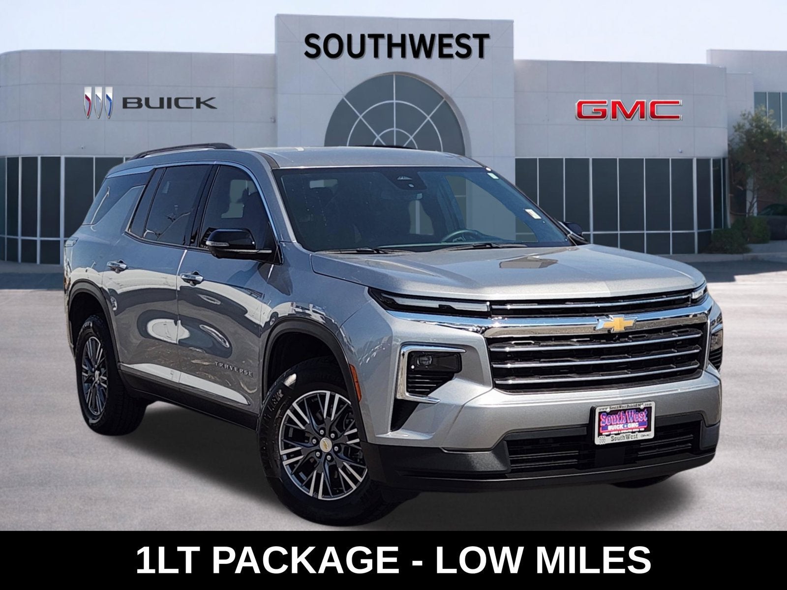 2024 Chevrolet Traverse LT