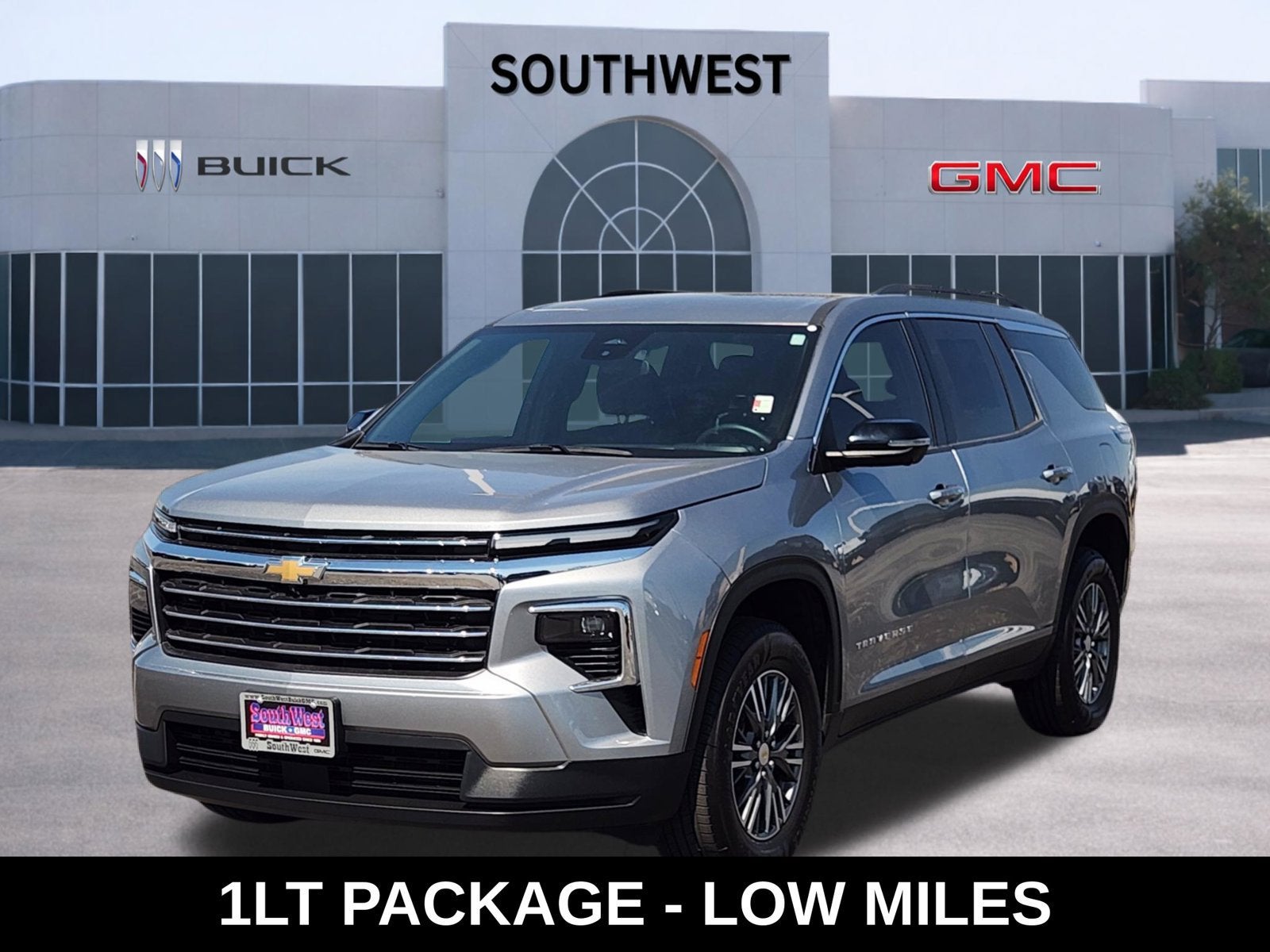2024 Chevrolet Traverse LT