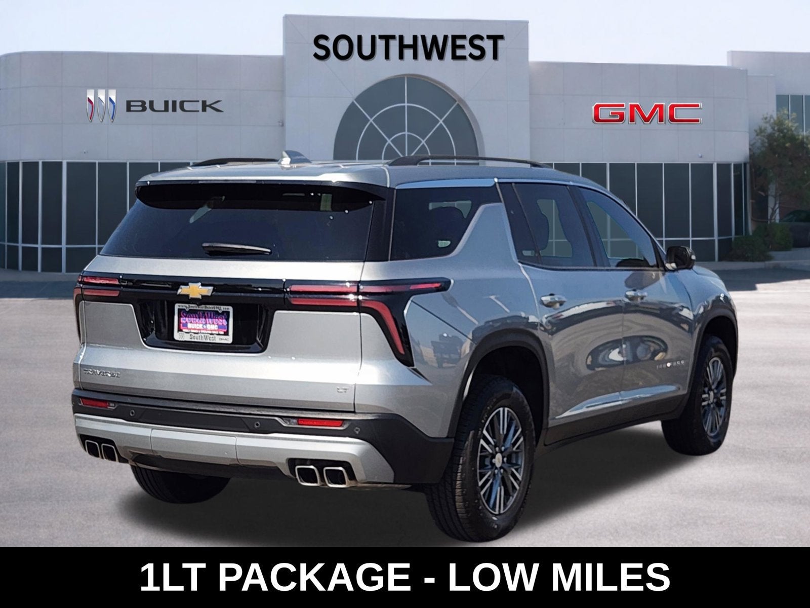 2024 Chevrolet Traverse LT