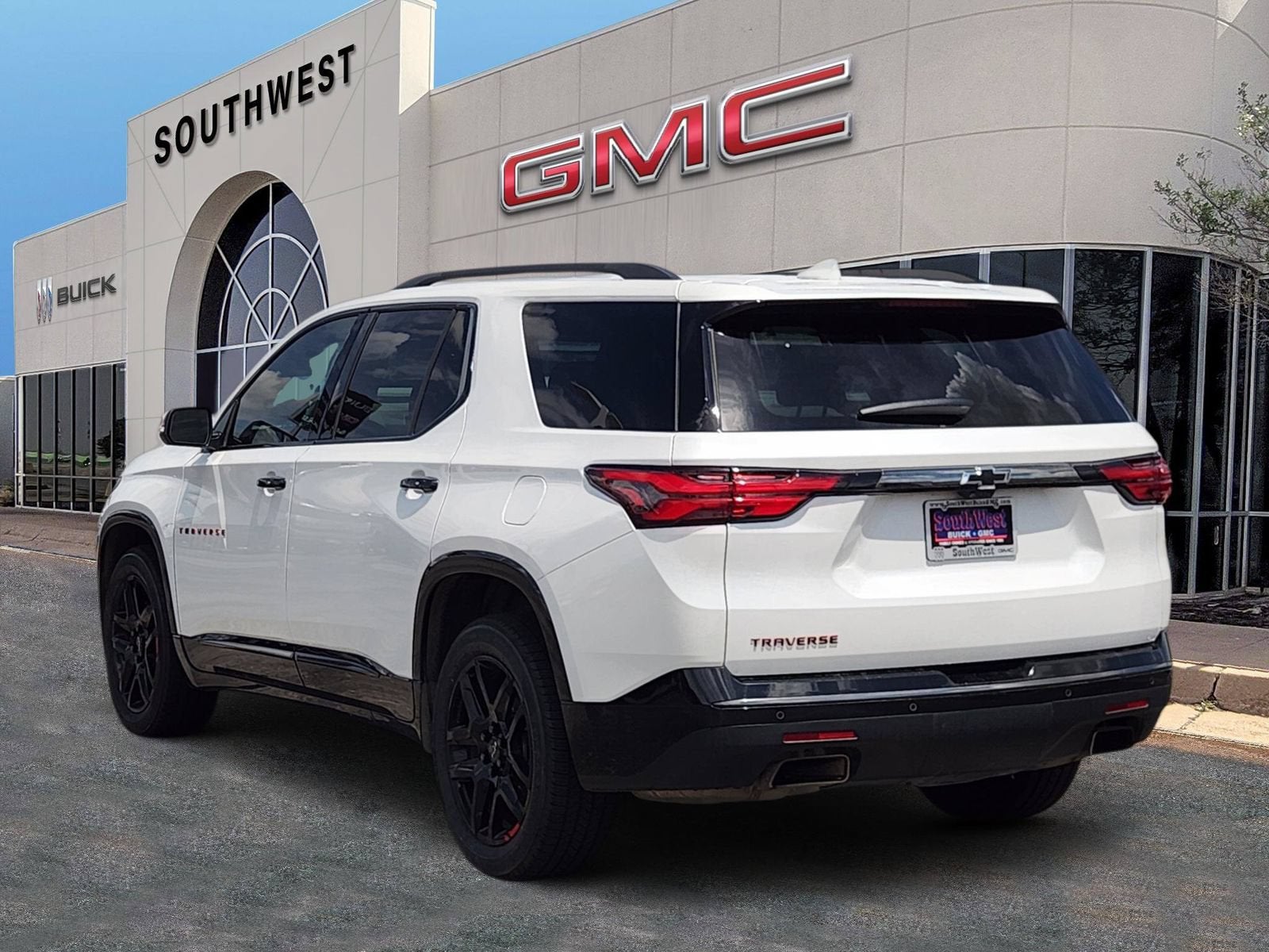 2023 Chevrolet Traverse Premier