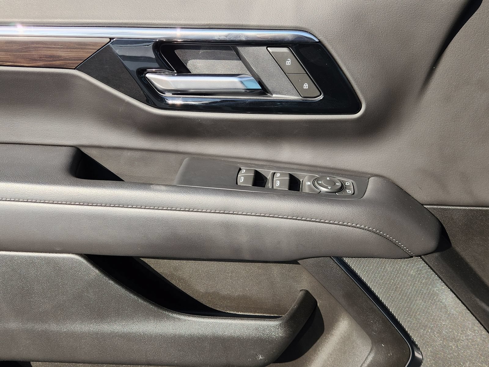 2025 Chevrolet Tahoe LS