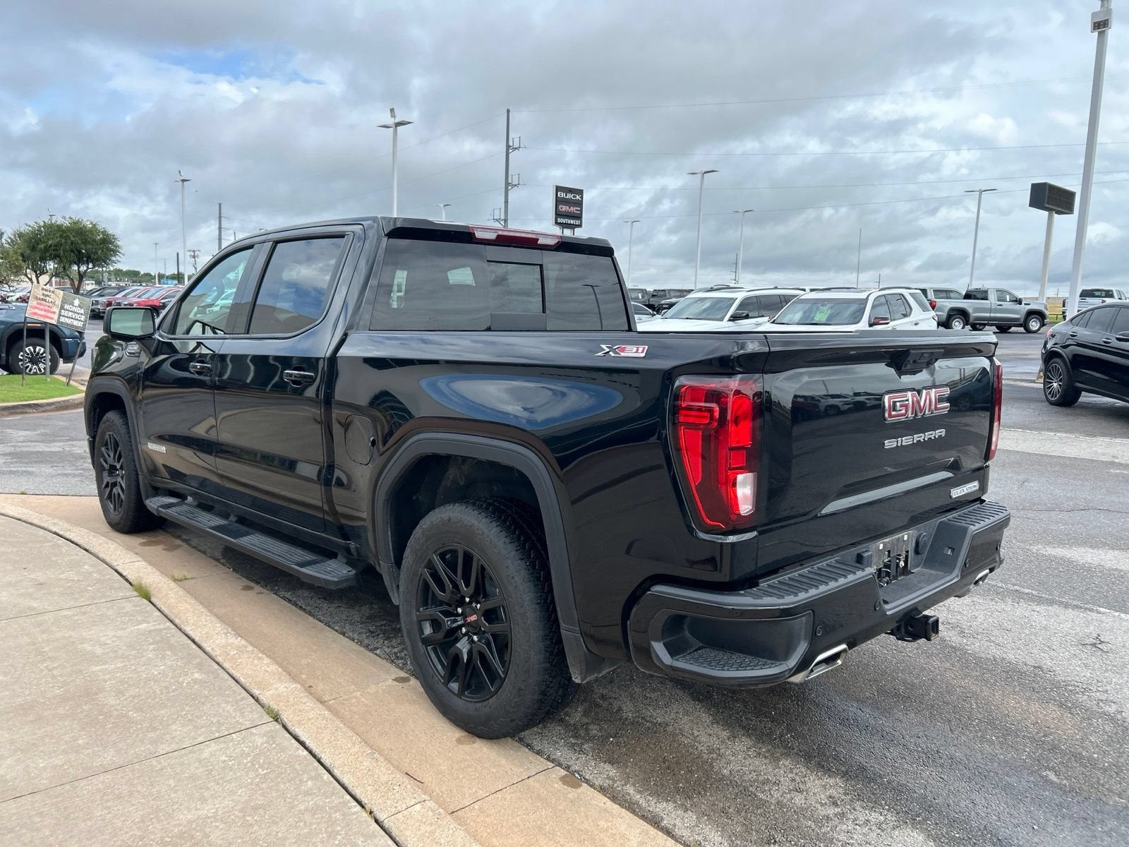 2025 GMC Sierra 1500 Elevation