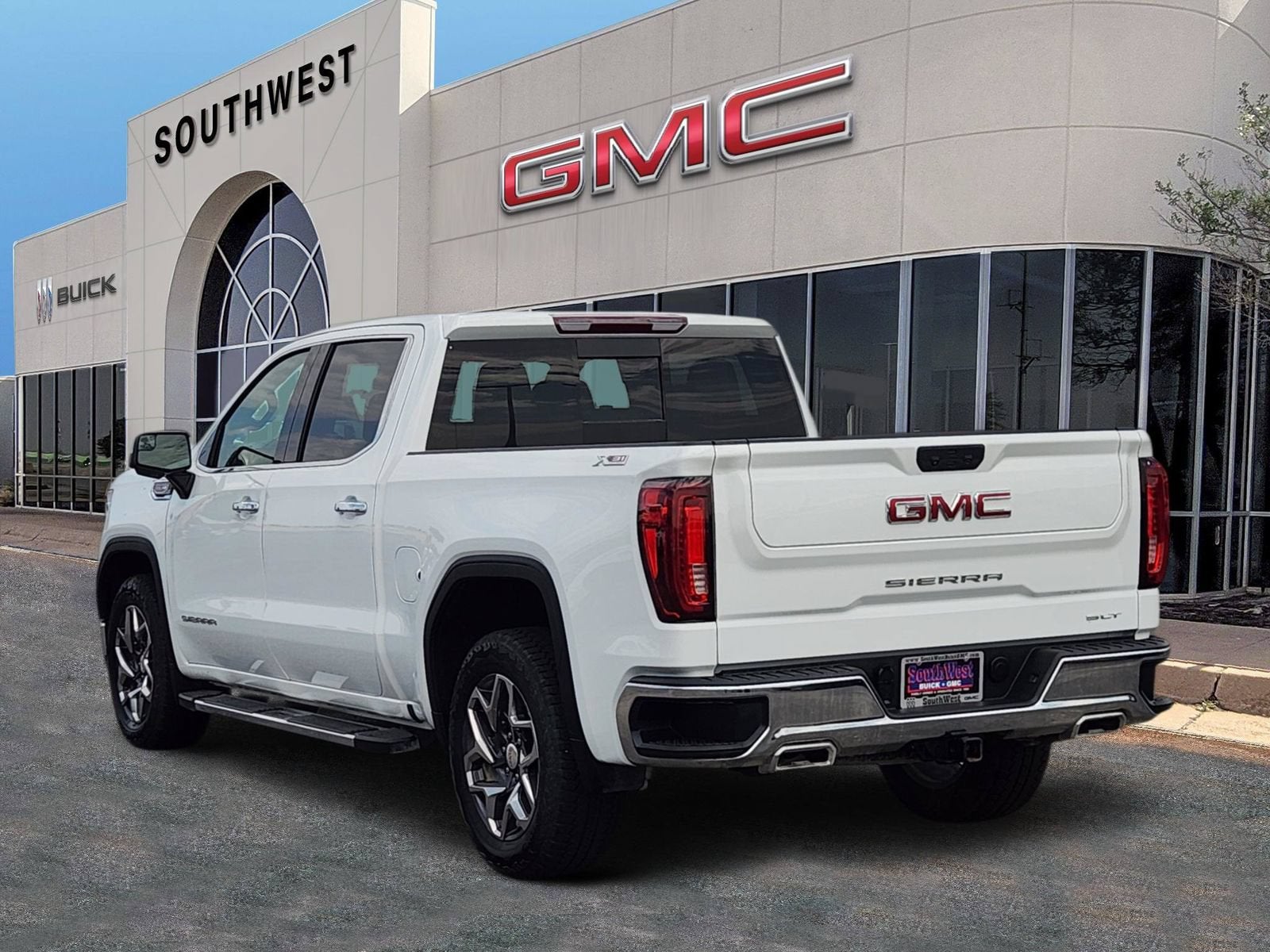 2025 GMC Sierra 1500 SLT