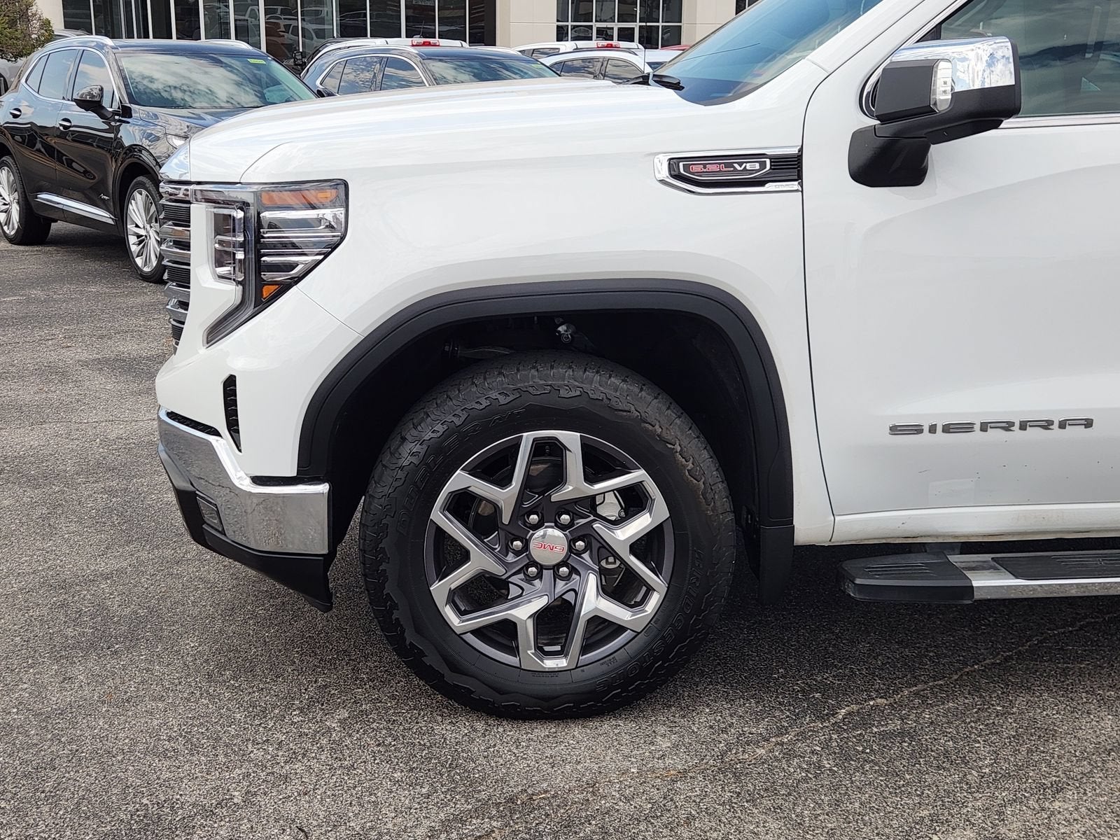 2025 GMC Sierra 1500 SLT
