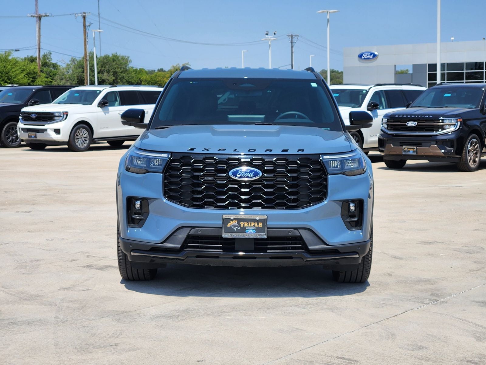 2025 Ford Explorer ST-Line