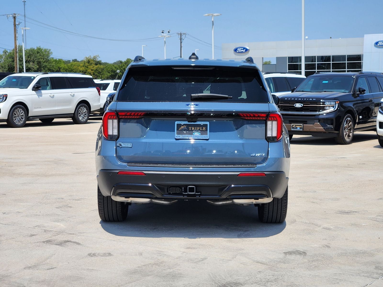2025 Ford Explorer ST-Line