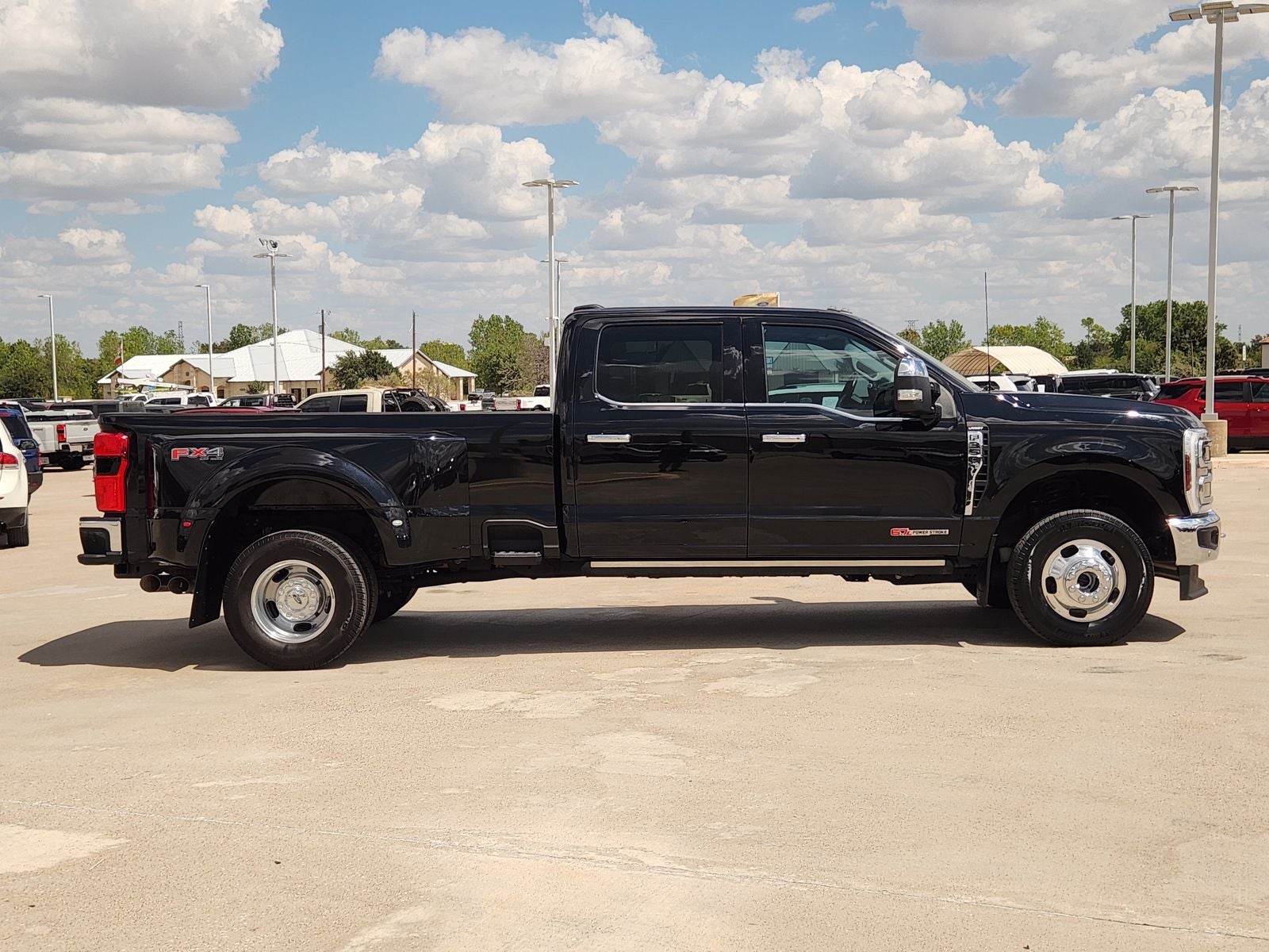 2024 Ford F-350SD Lariat DRW