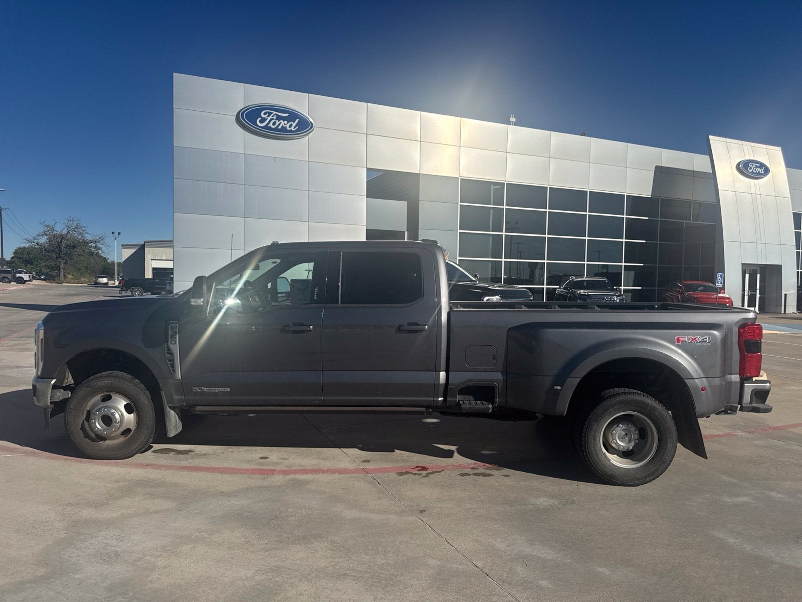 2024 Ford F-350SD Lariat DRW