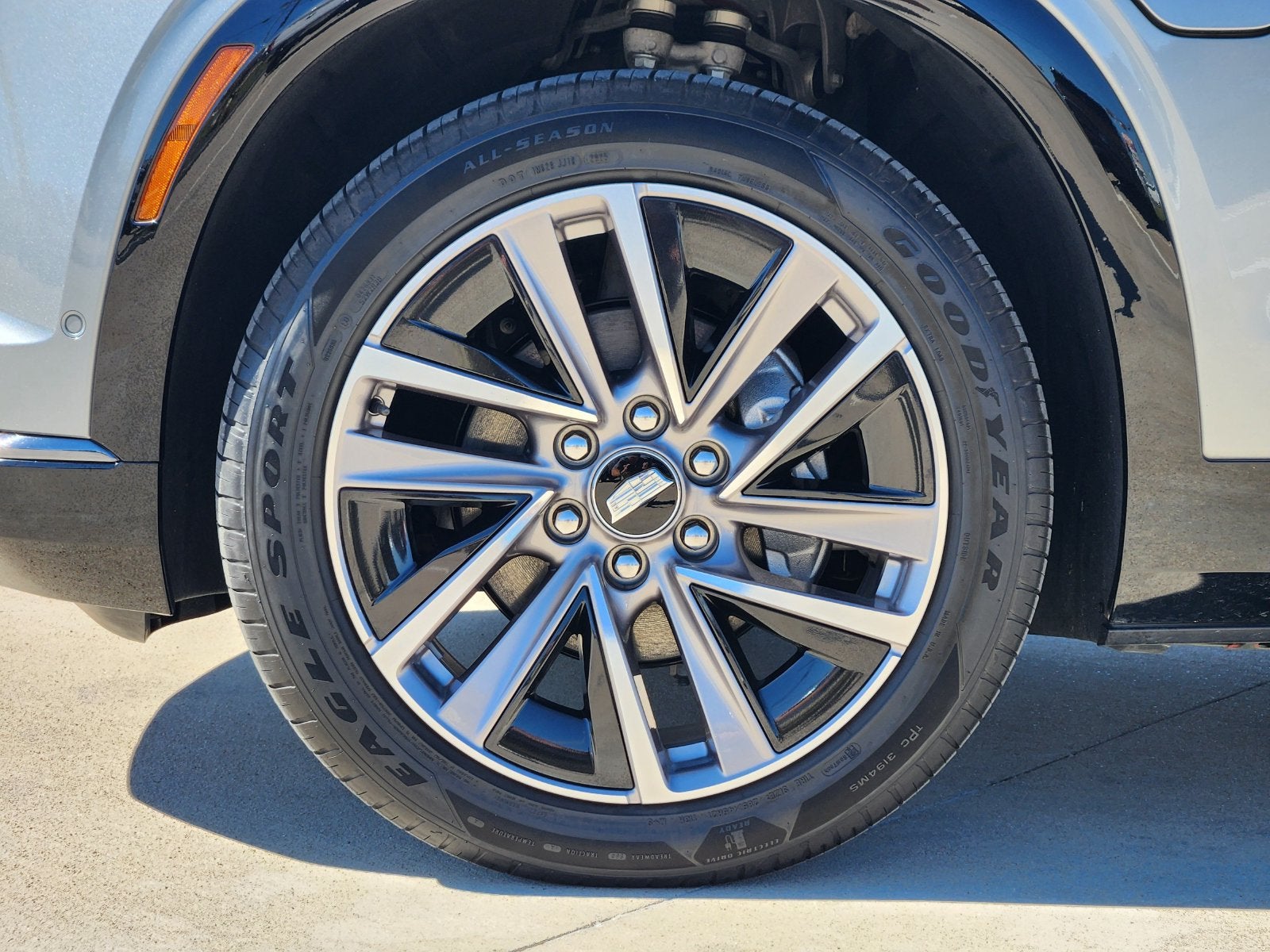 2026 Cadillac VISTIQ Sport