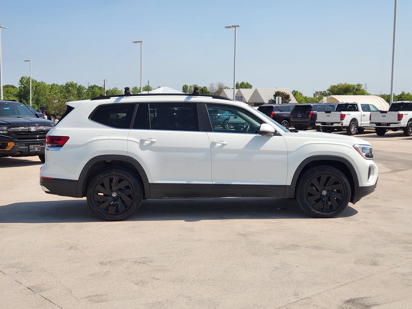 2024 Volkswagen Atlas 2.0T SE w/Technology