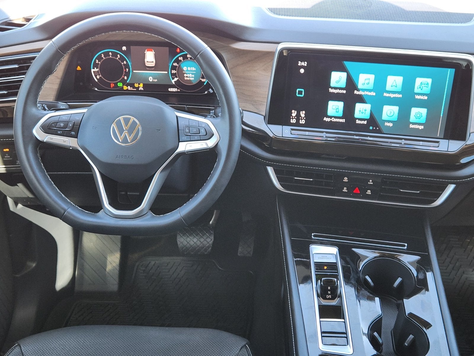 2024 Volkswagen Atlas 2.0T SE w/Technology