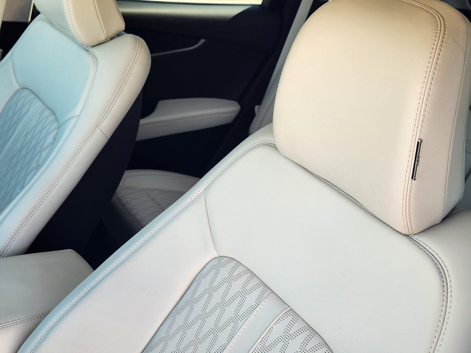 2022 Lincoln Nautilus Black Label