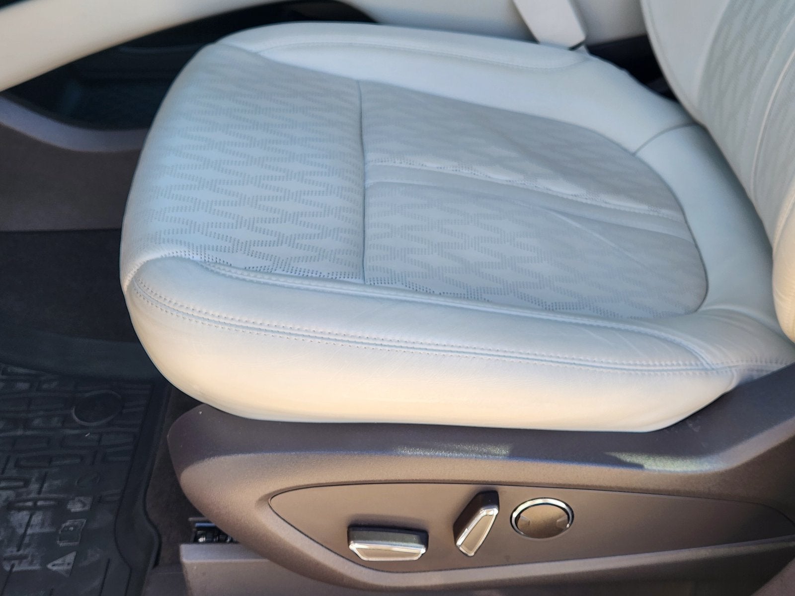 2022 Lincoln Nautilus Black Label