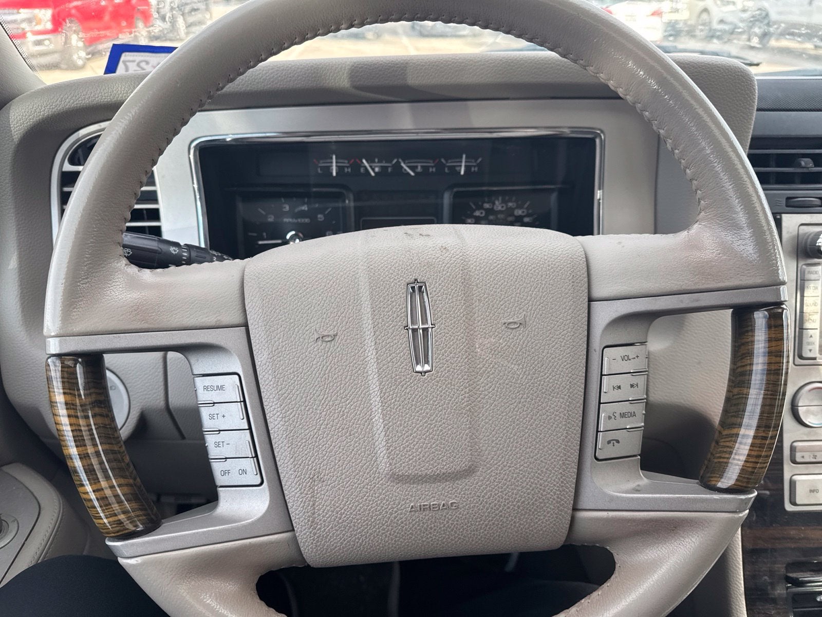 2010 Lincoln Navigator Base