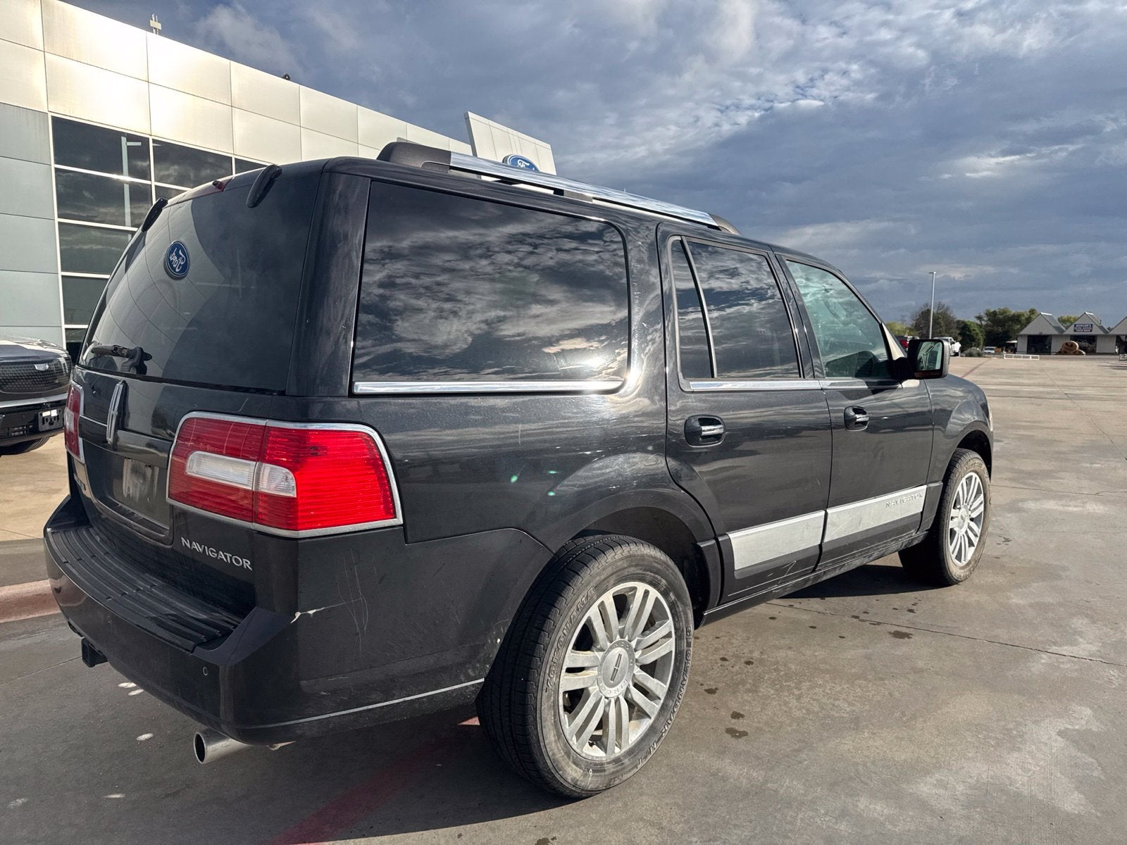 2010 Lincoln Navigator Base