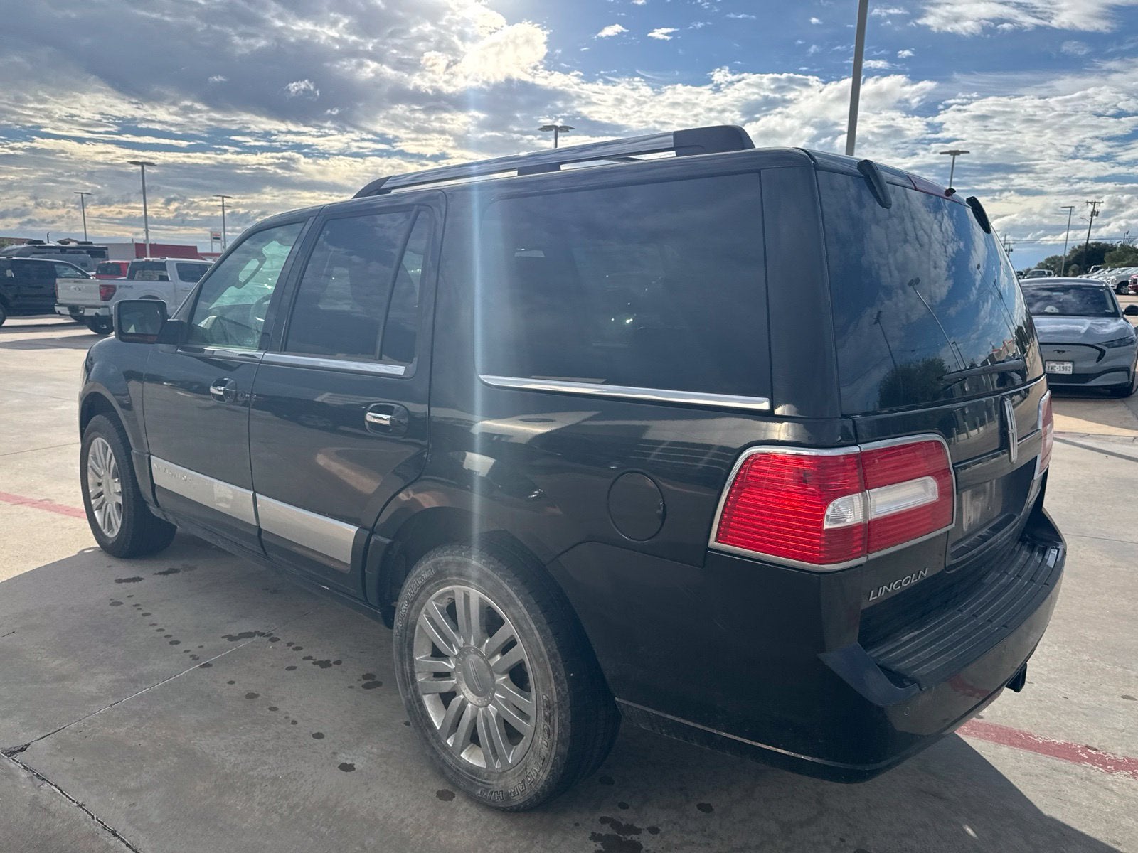 2010 Lincoln Navigator Base