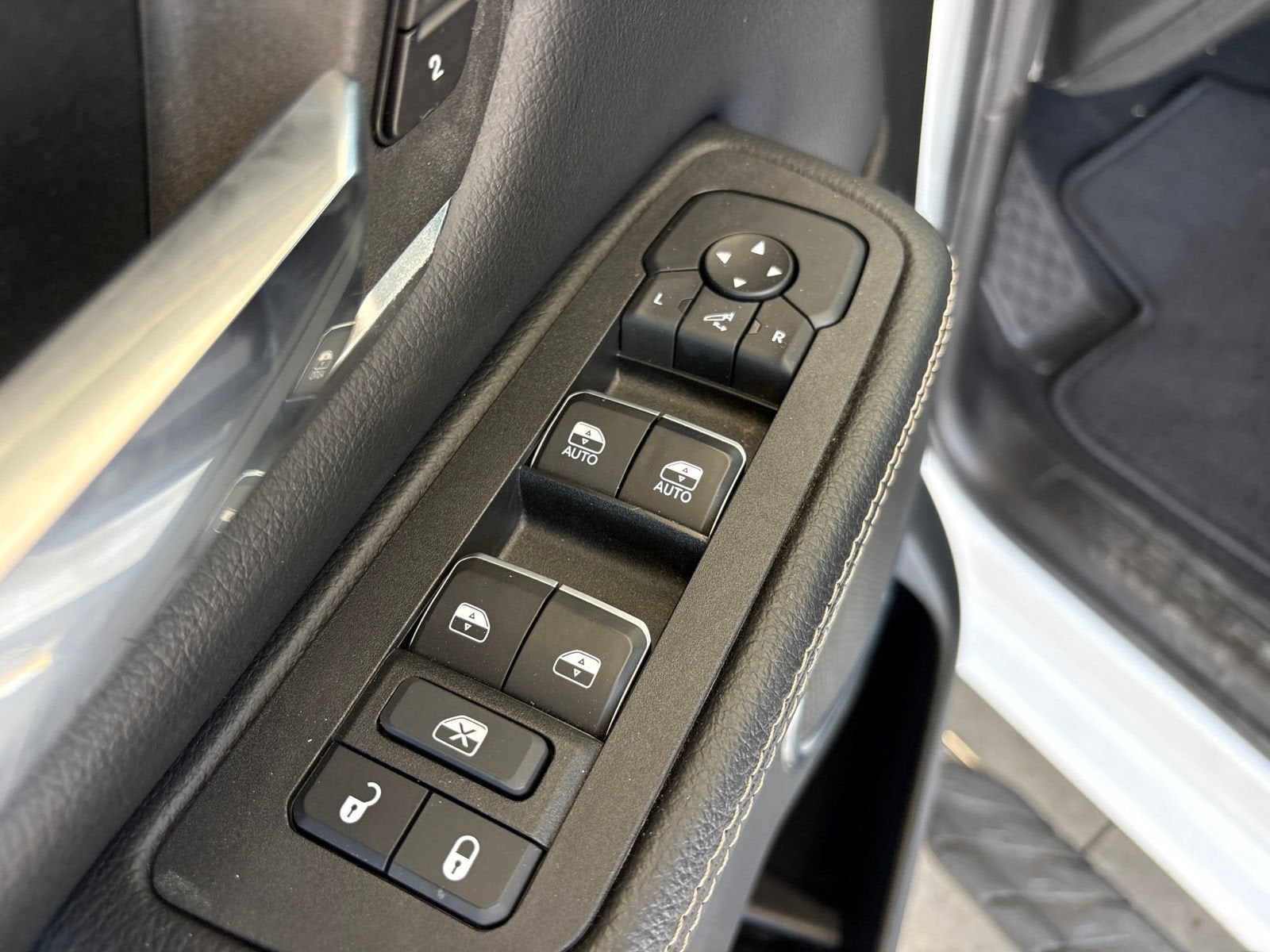 2025 RAM 1500 Laramie Crew Cab 4x4 5'7" Box