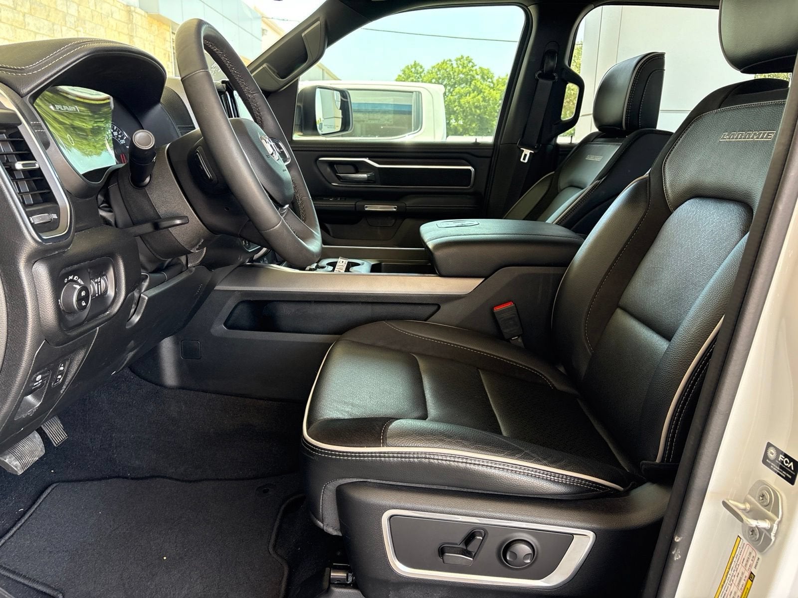 2025 RAM 1500 Laramie Crew Cab 4x4 5'7" Box