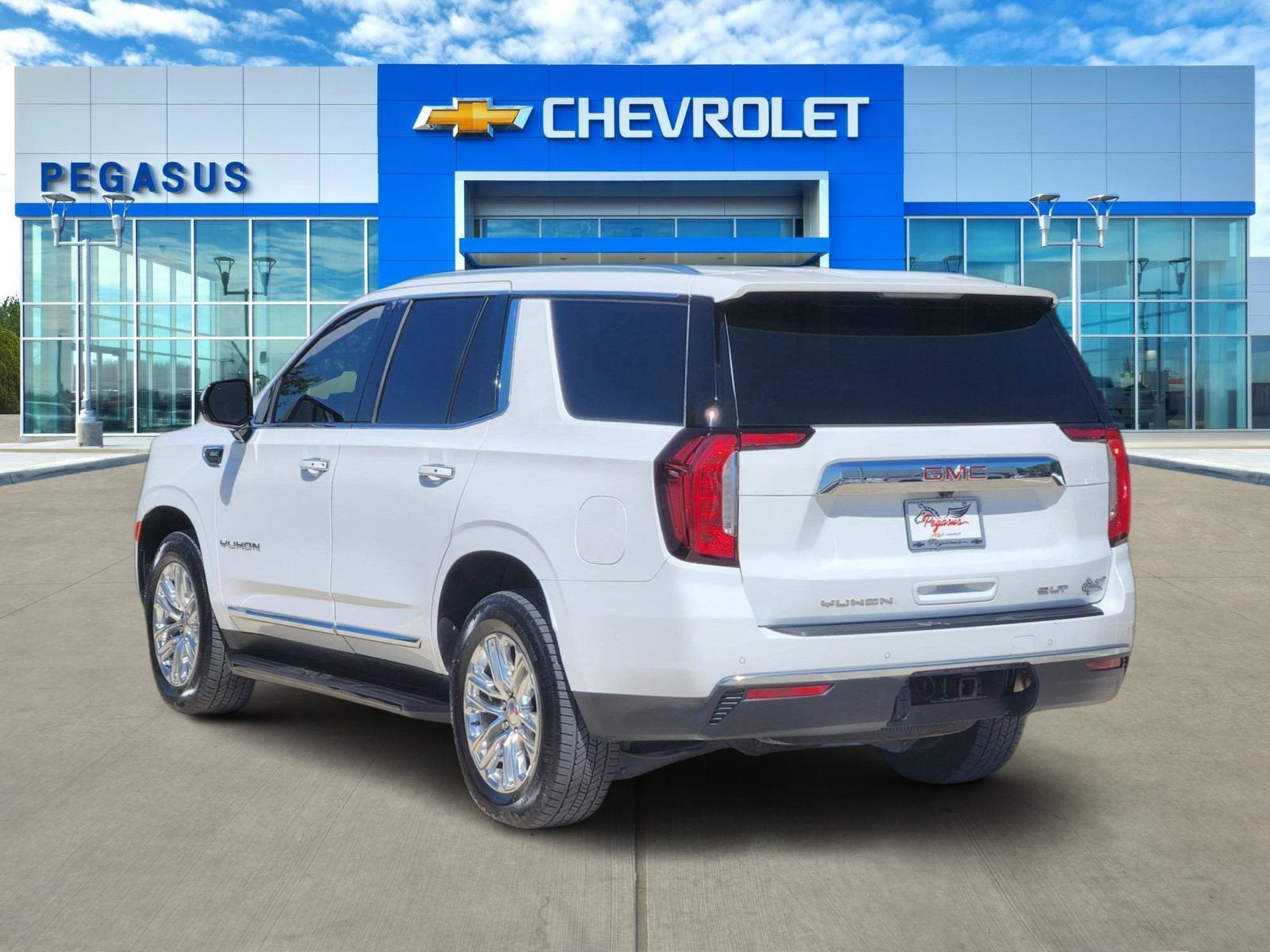 2023 GMC Yukon SLT