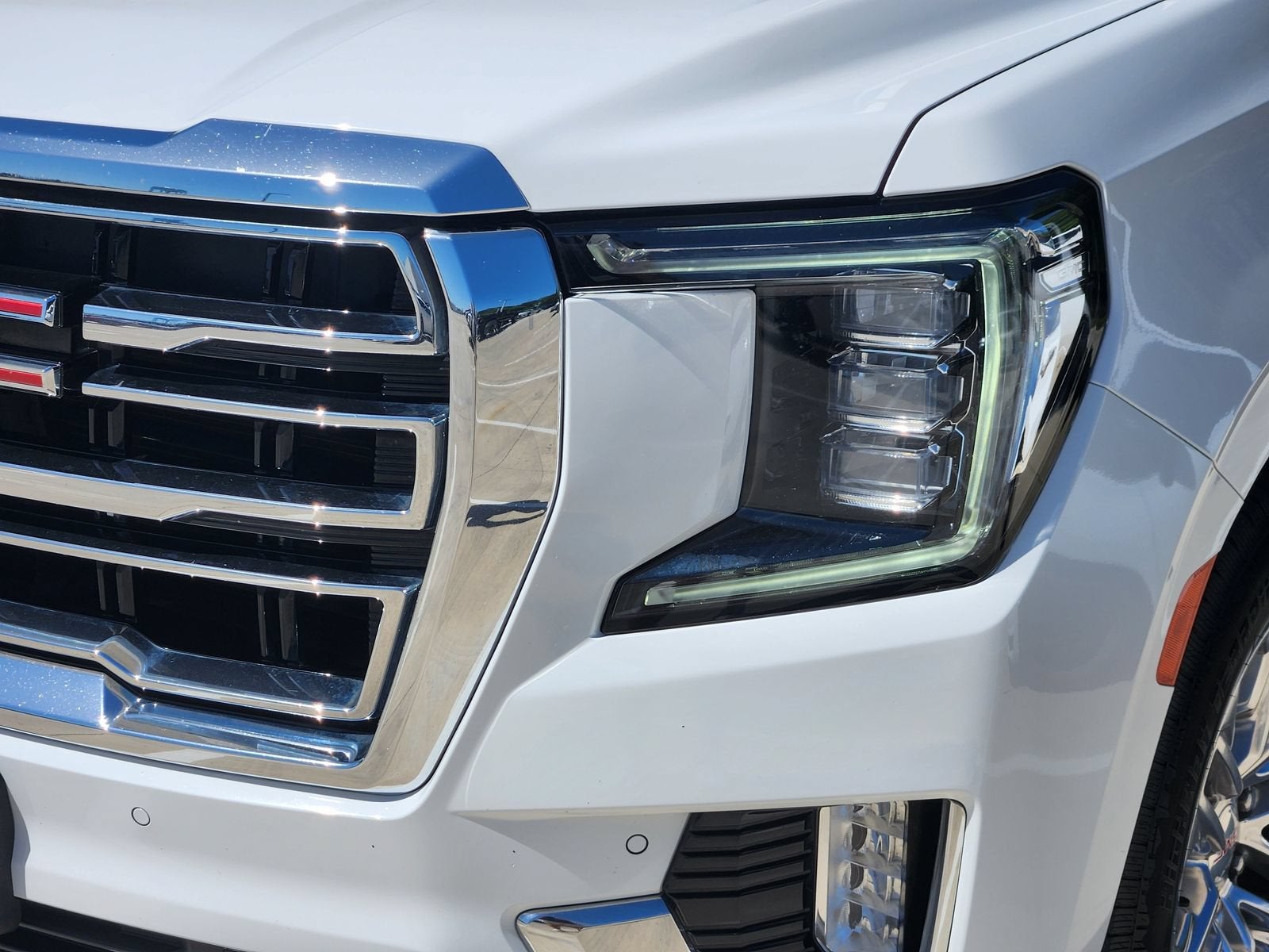 2023 GMC Yukon SLT
