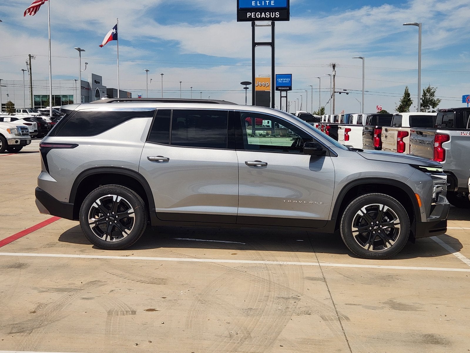 2027 Chevrolet Traverse LT