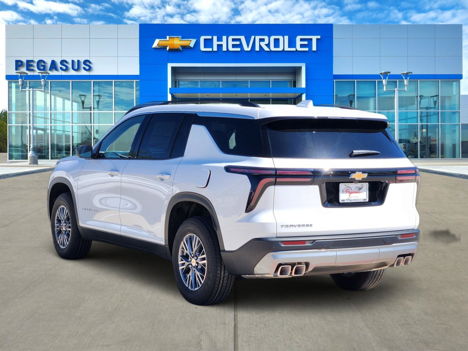 2027 Chevrolet Traverse LT