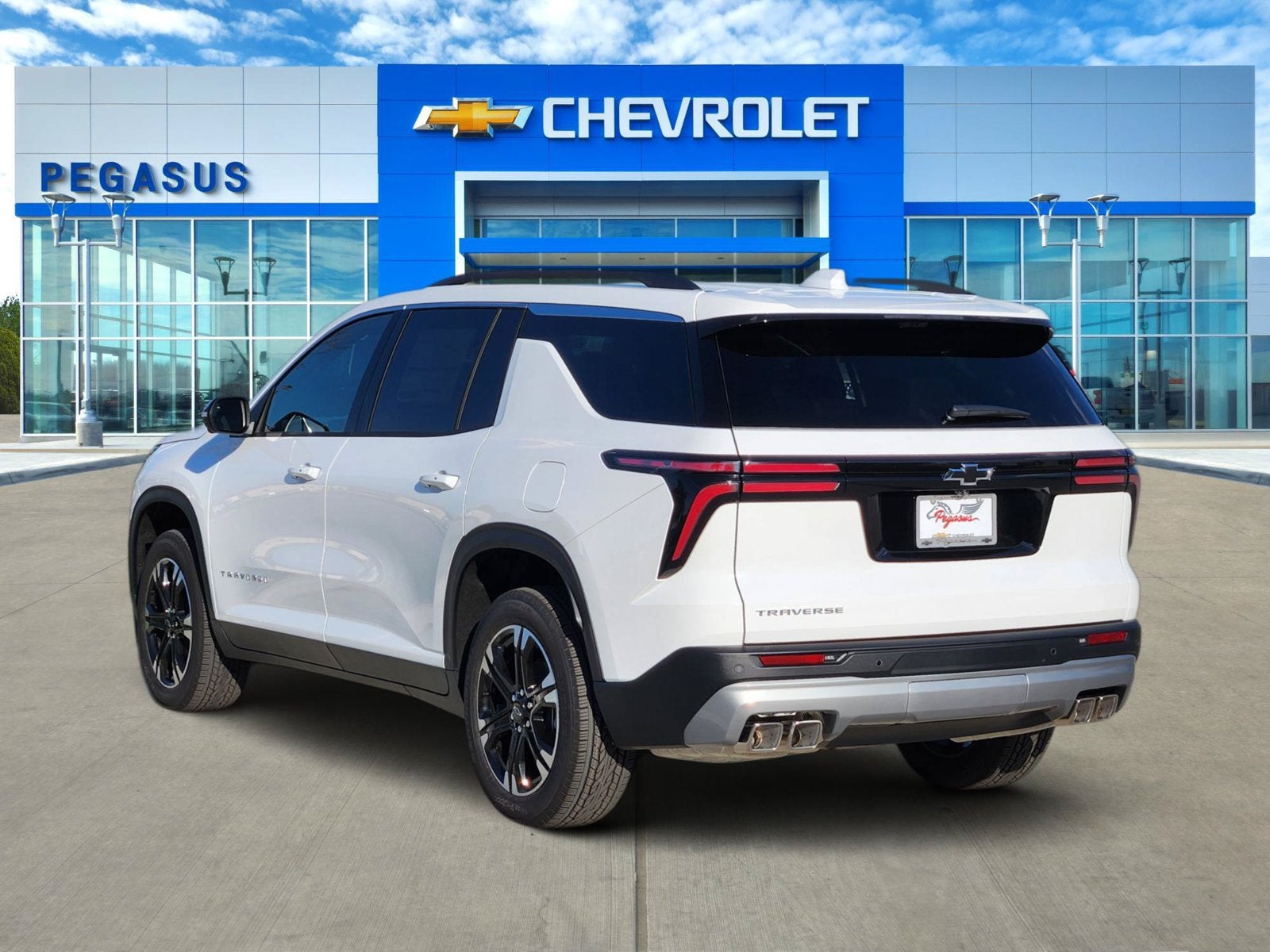 2027 Chevrolet Traverse LT