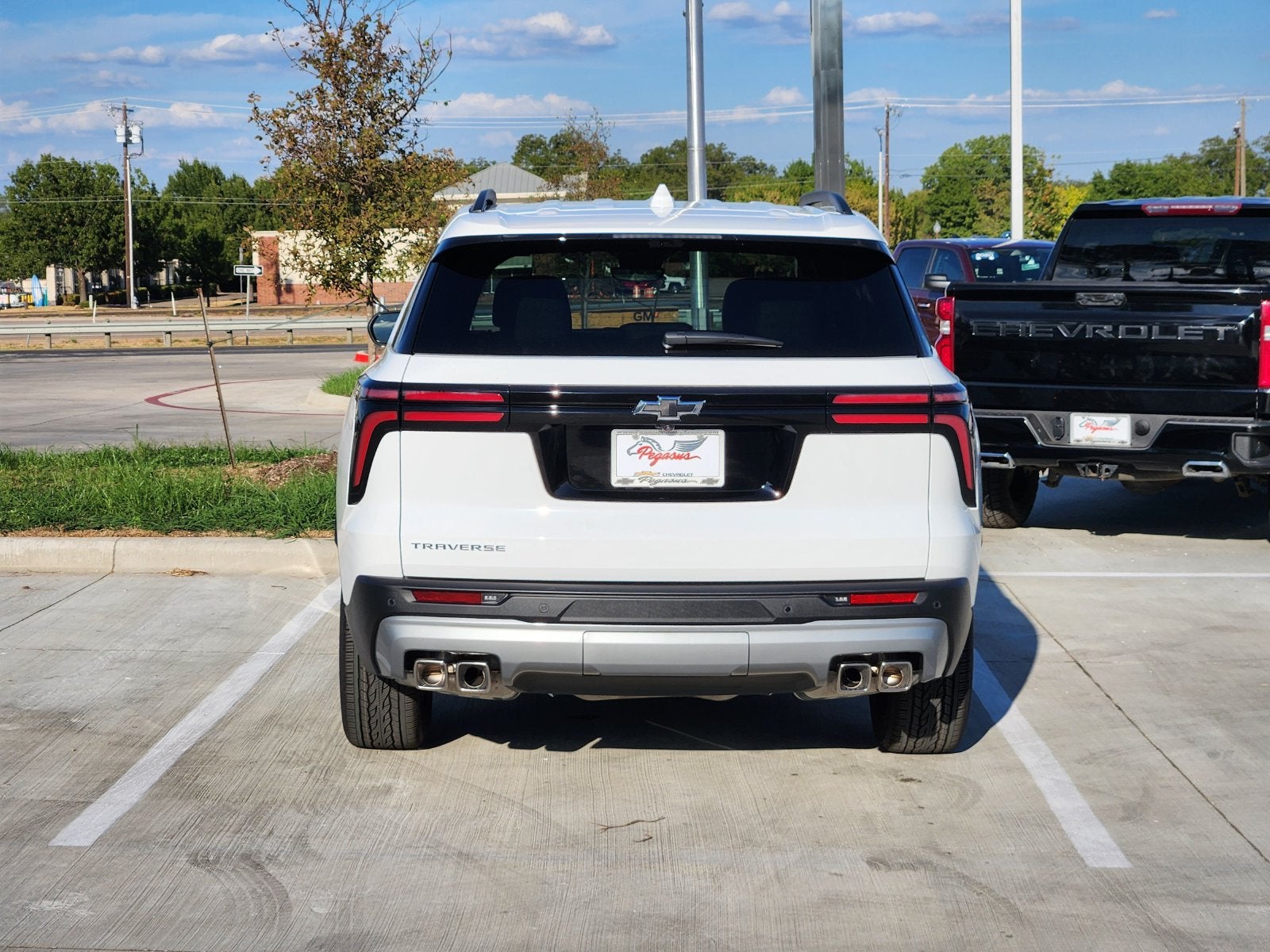 2027 Chevrolet Traverse LT